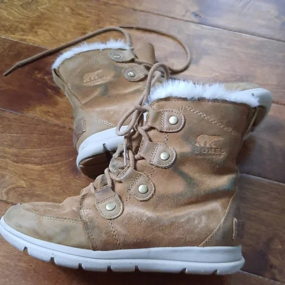 Waterproof Sorel boots size 7.5 - Picture 7 of 7